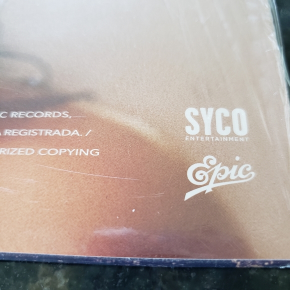 VINYL RECORD debut album by Camila including the famous hit Havana. NEW+Sealed. - Picture 3 of 6